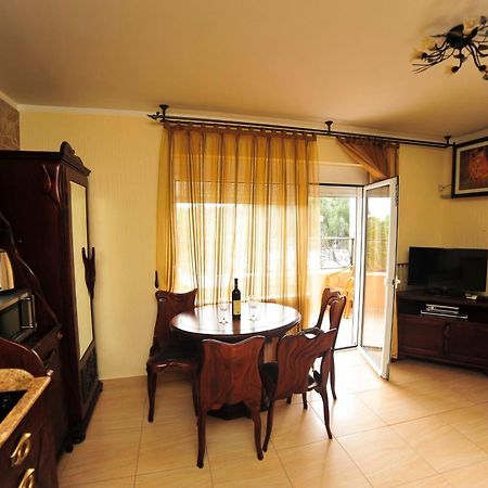 Villa Dolphin Apartments Petrovac Номер фото
