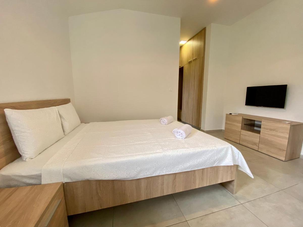 Villa Dolphin Apartments Petrovac Екстер'єр фото