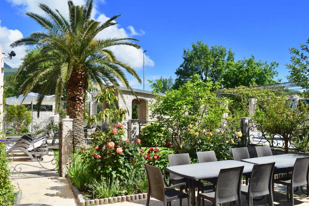 Villa Dolphin Apartments Petrovac Екстер'єр фото