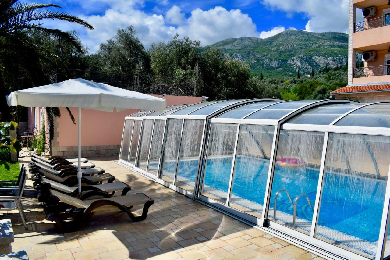 Villa Dolphin Apartments Petrovac Екстер'єр фото